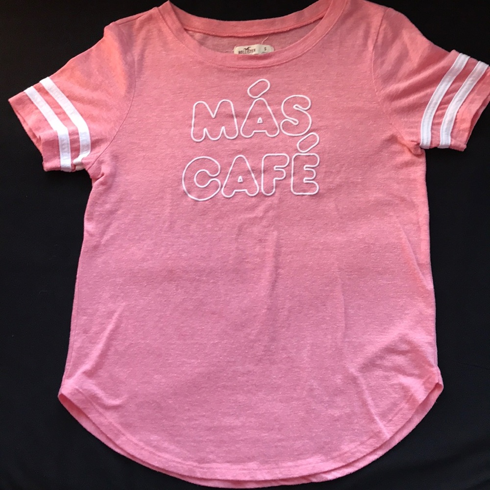 Hollister más cafe (more coffee) flowy t-shirt